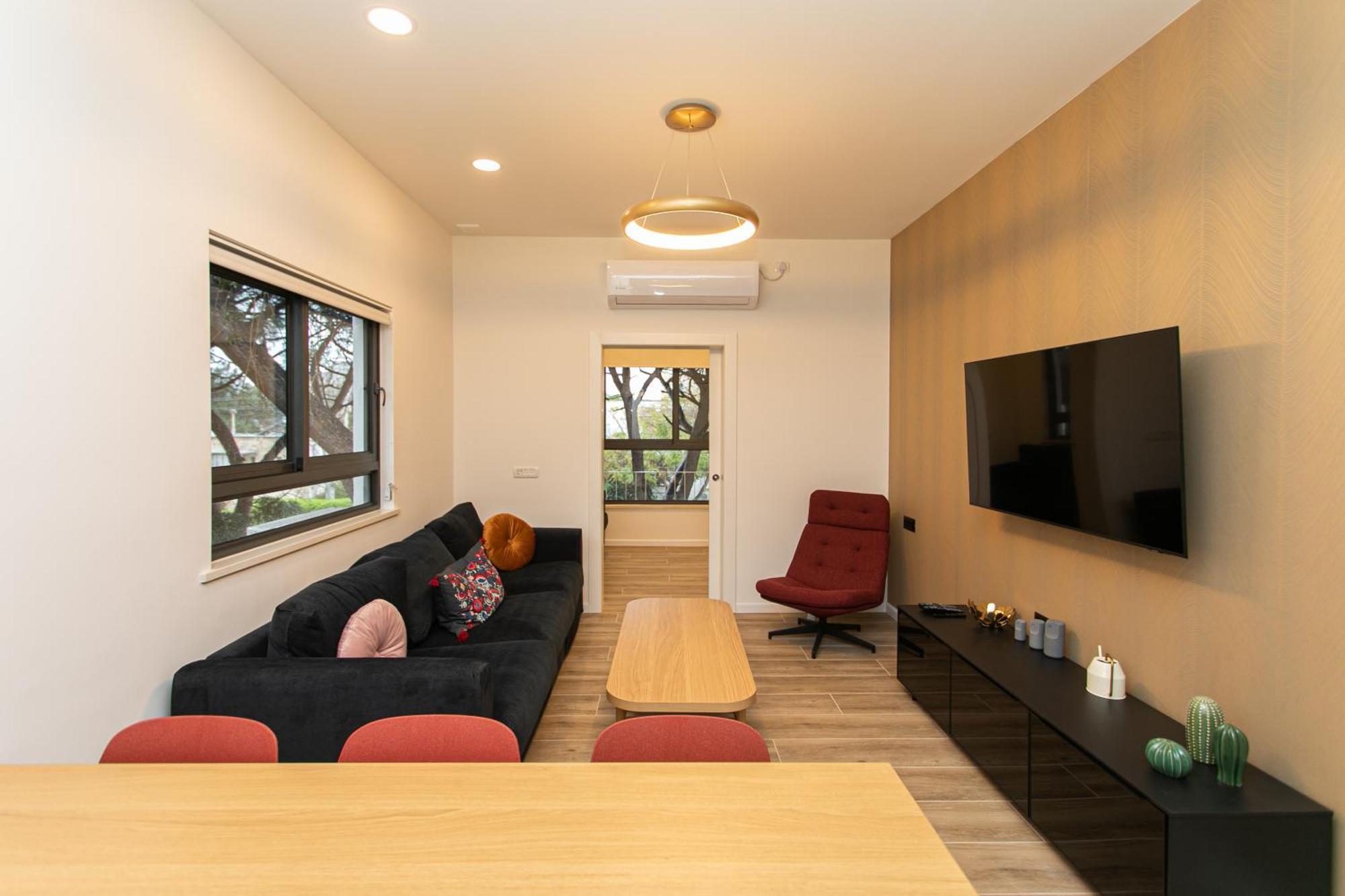 Carmel Boutique Apartment *